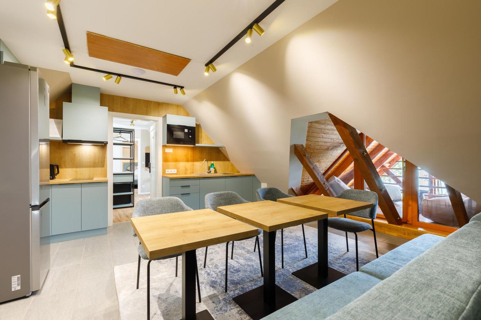 Lepke Apartmanhaz Es Etterem Тихань Екстер'єр фото