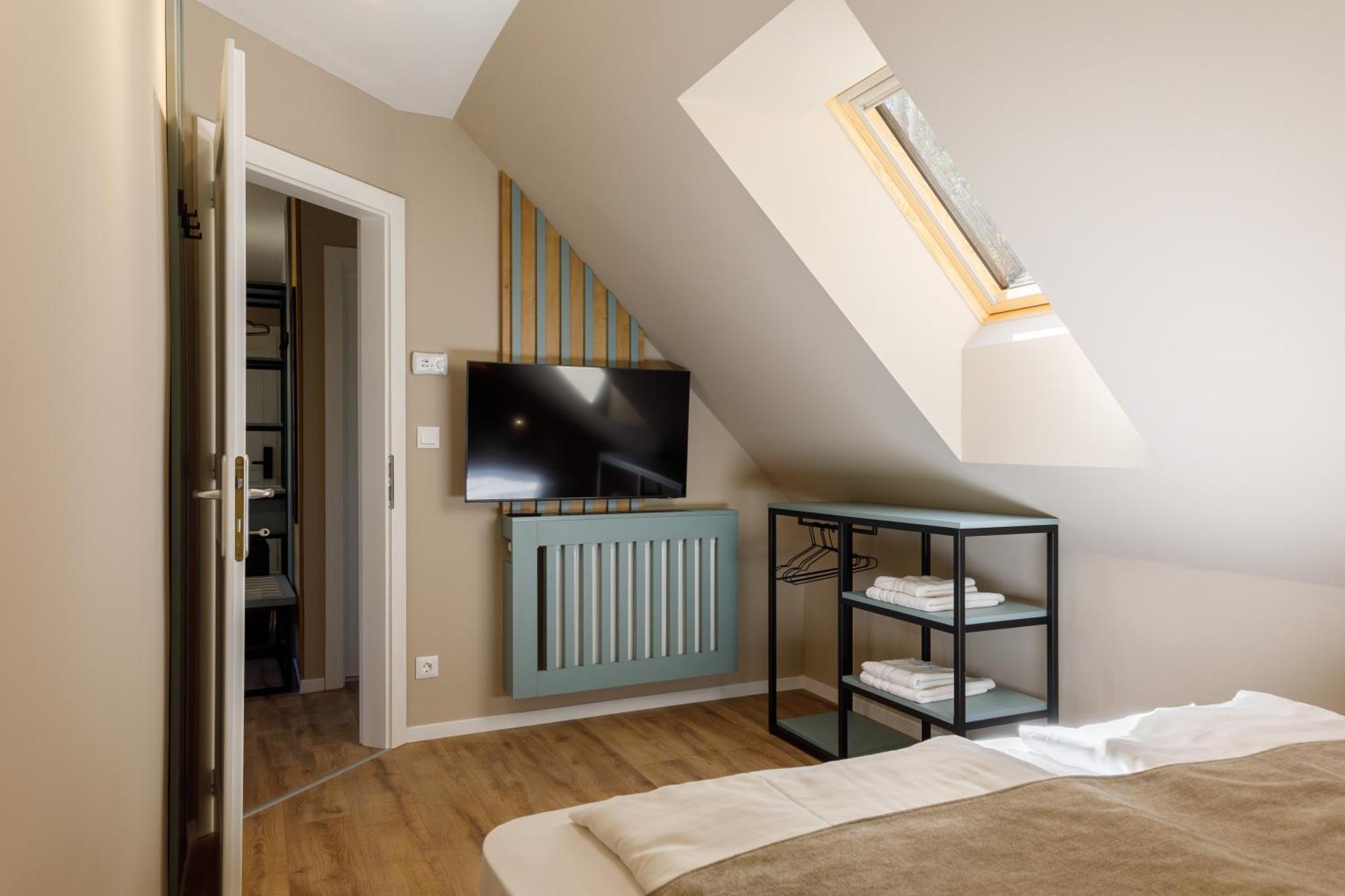 Lepke Apartmanhaz Es Etterem Тихань Екстер'єр фото